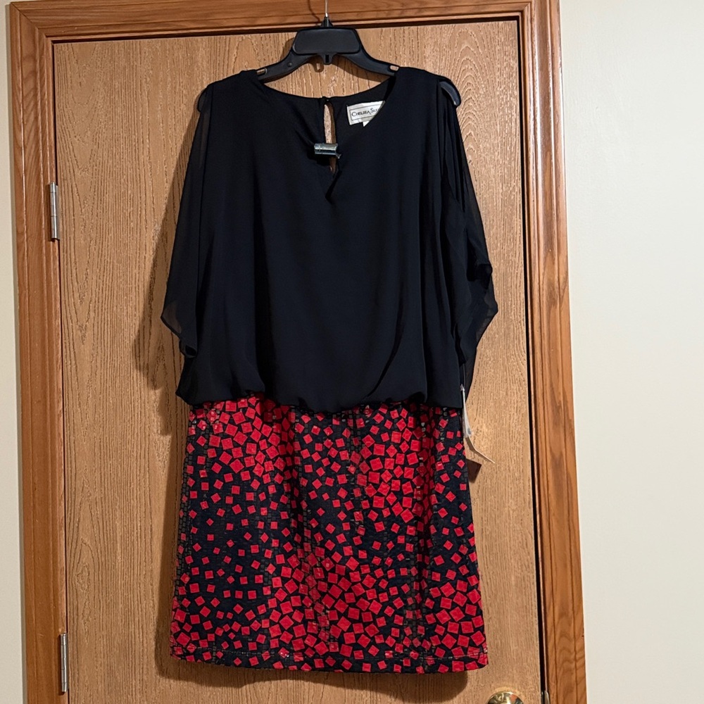 🔥Chelsea Suite Black and Red Patterned Flutter and Cold Shoulder Sleeve Dress